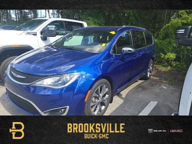 2020 Chrysler Pacifica Limited's photo