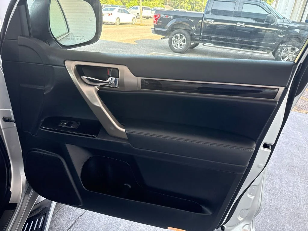 Used 2019 Silver Lexus 460 image 34