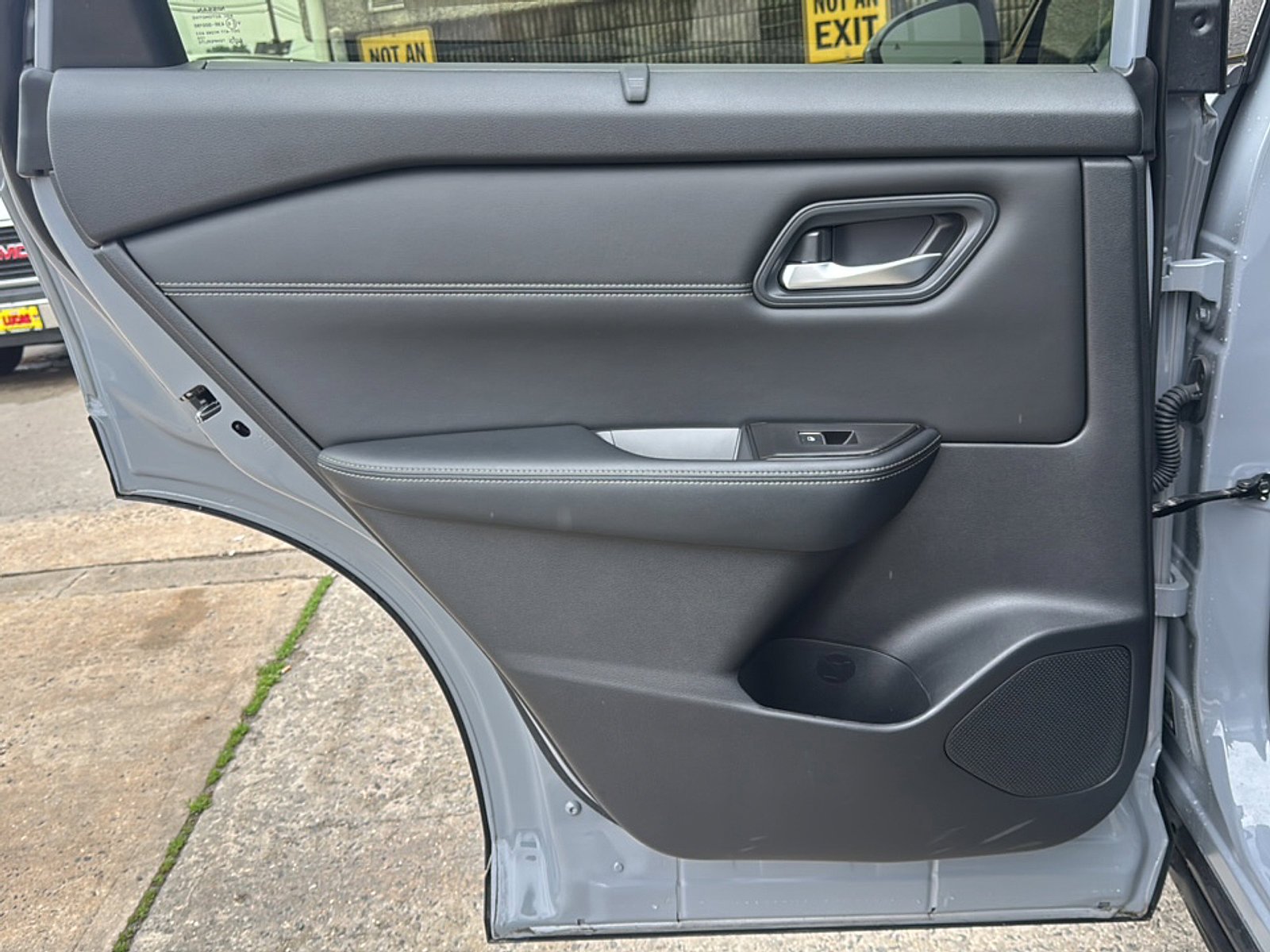 2025 Nissan Rogue SL - Photo 22