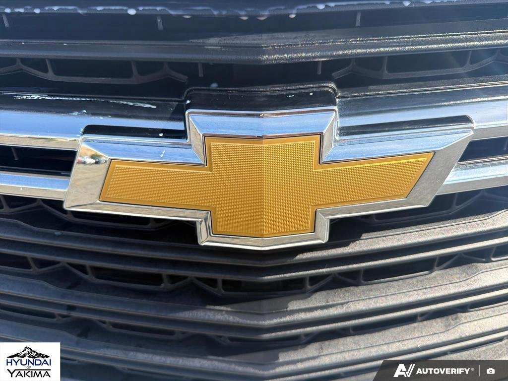 Used 2023 Summit White Chevrolet LS image 9