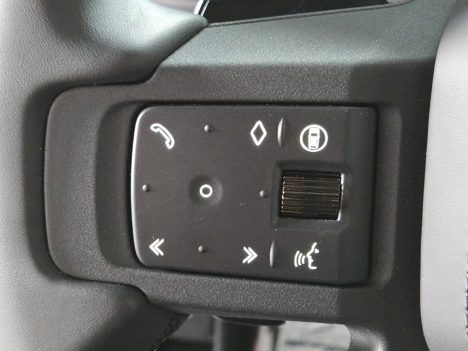 2026 Land Rover Defender OCTA - Photo 25