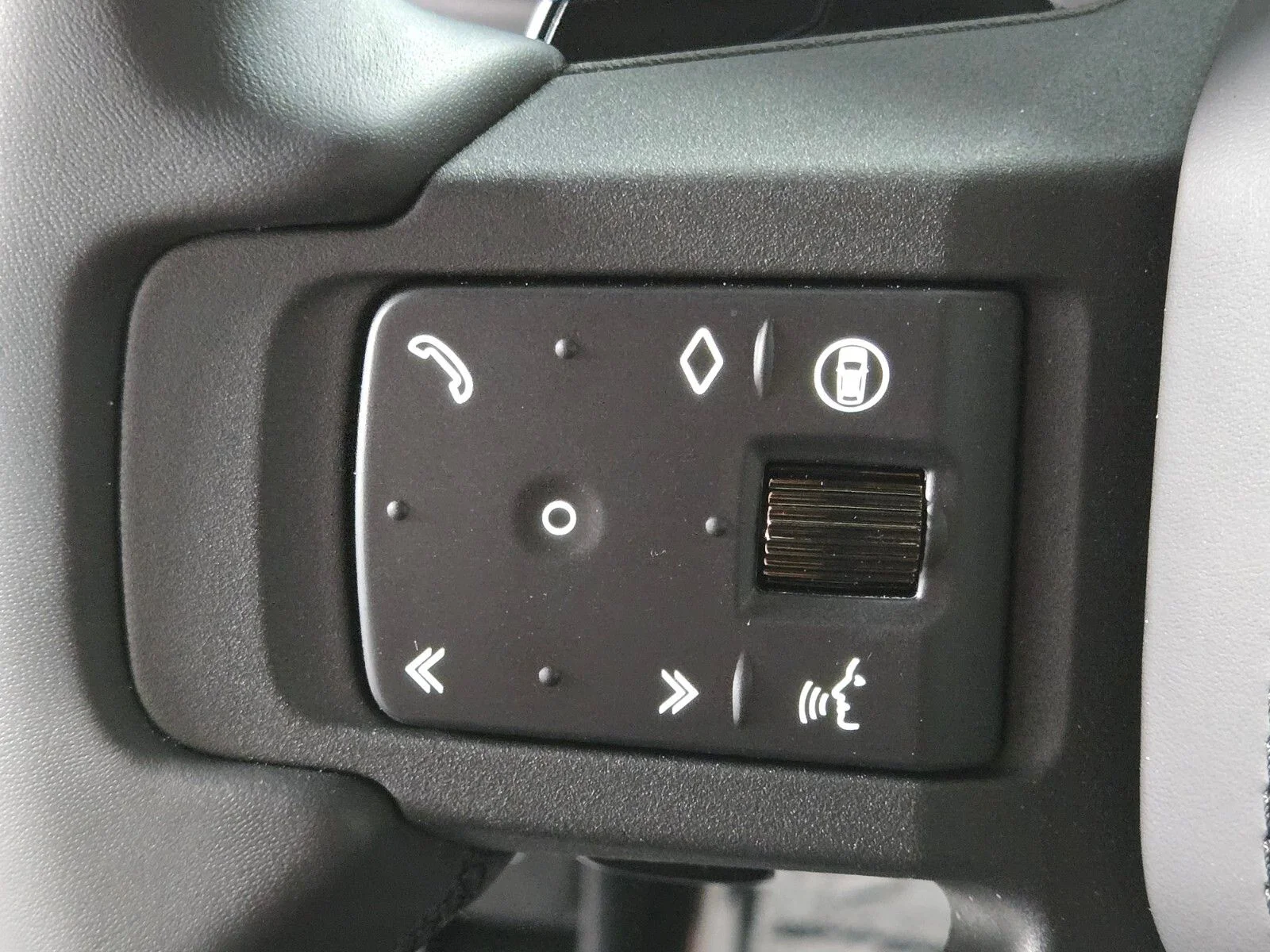 2026 Land Rover Defender OCTA - Photo 25