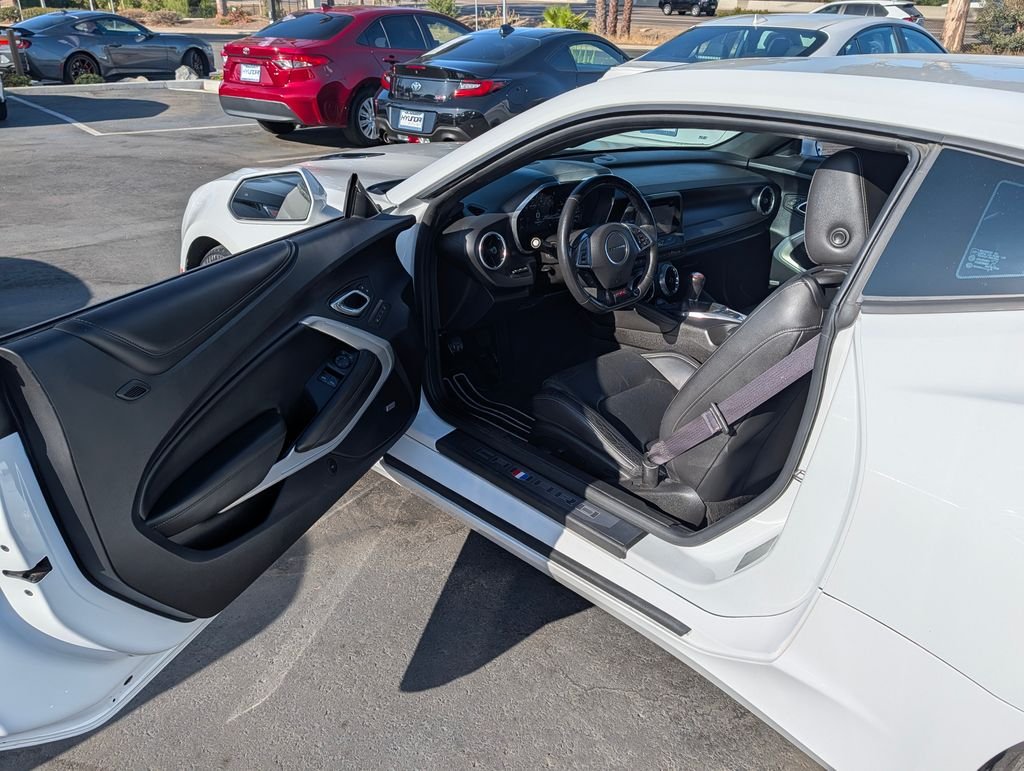 Used 2016 White Chevrolet SS image 30