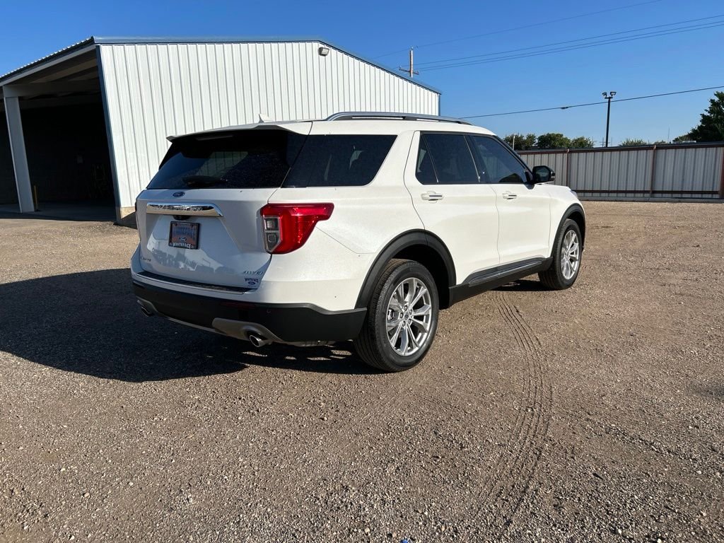 Used 2024 White Metallic Ford Limited image 6