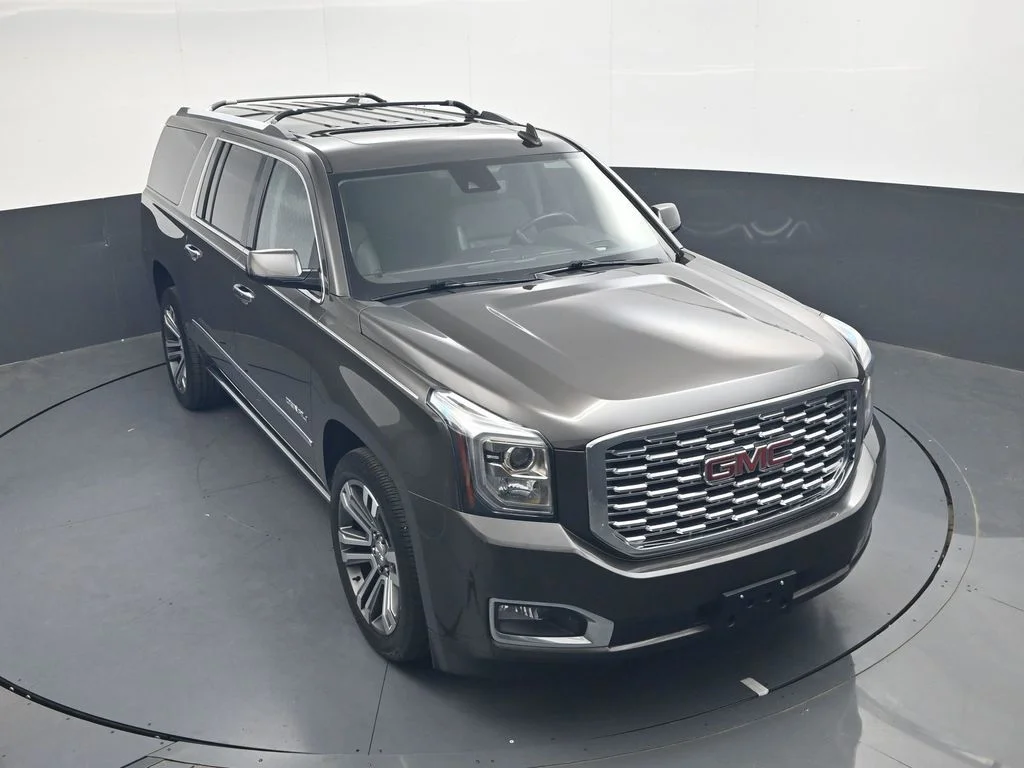 Used 2019 Gray GMC Denali image 27