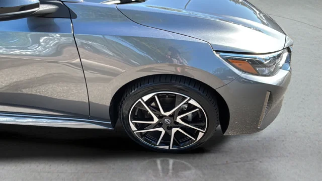 Used 2025 Gray Nissan SR image 33