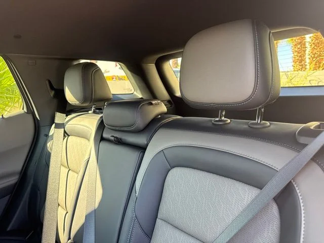 New 2027 White Chevrolet LT image 21