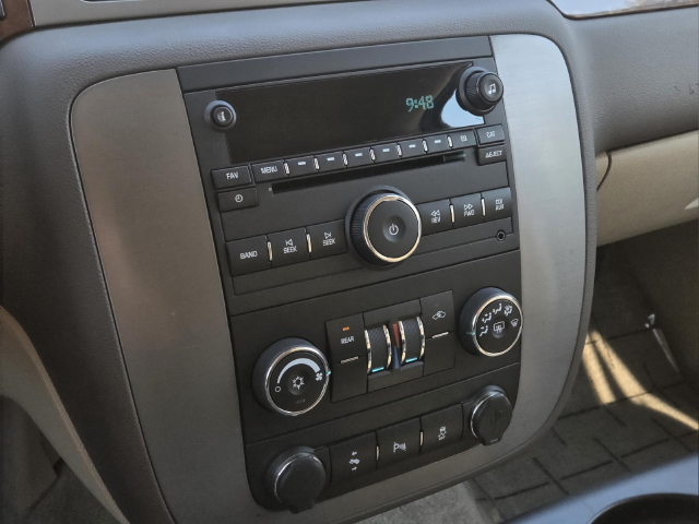 Used 2013 Gray GMC SLE 1500 image 16