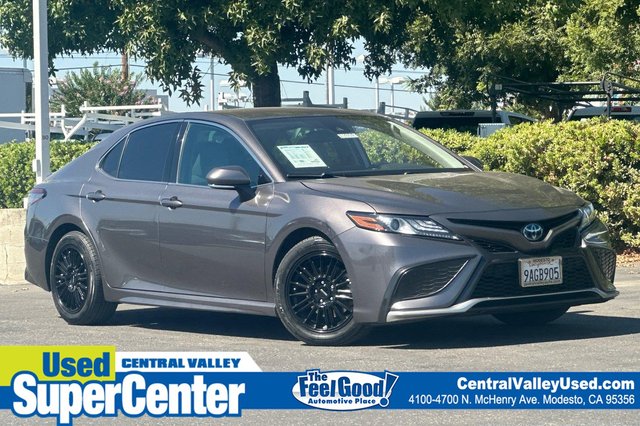 2022 Toyota Camry Hybrid XSE