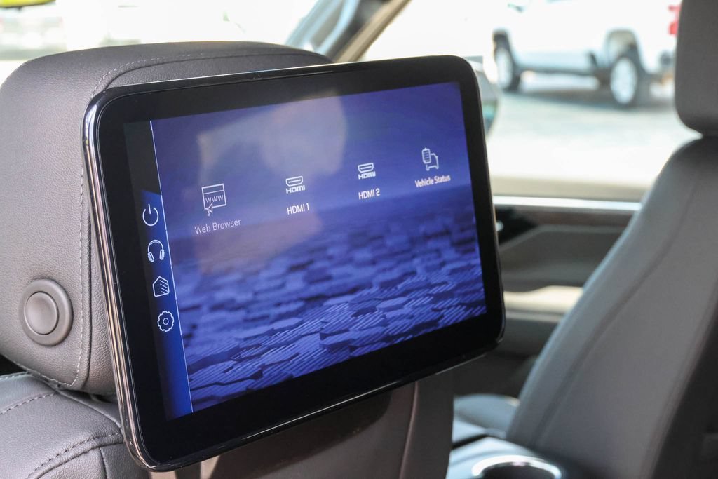 2026 Chevrolet Tahoe Z71 - Photo 9