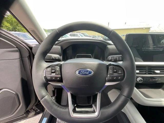 New 2026 Agate Black Metallic Ford Platinum™ image 11