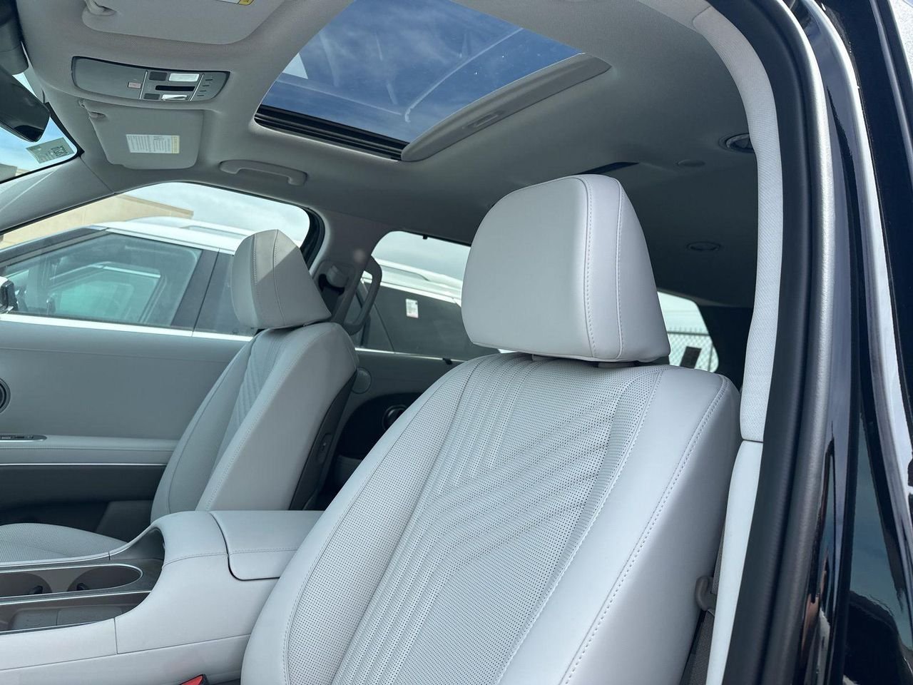 New 2026 Black Hyundai SEL Premium 7P image 11