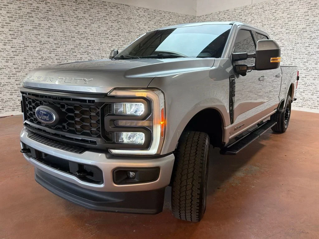 Used 2023 Iconic Silver Metallic Ford Lariat image 3