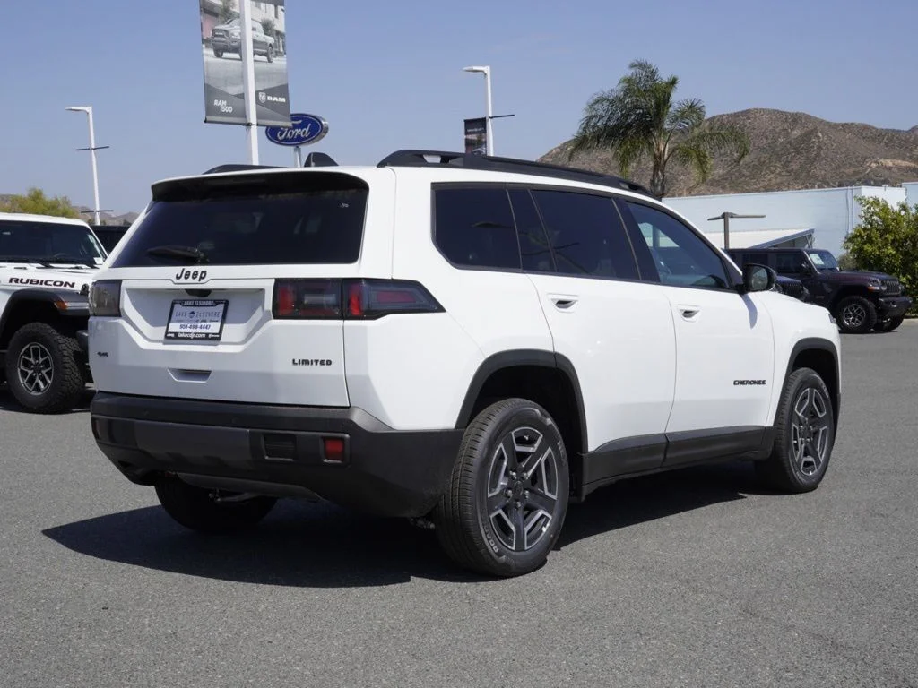 New 2026 Bright White Clear-Coat Exterior Paint Jeep Limited image 3