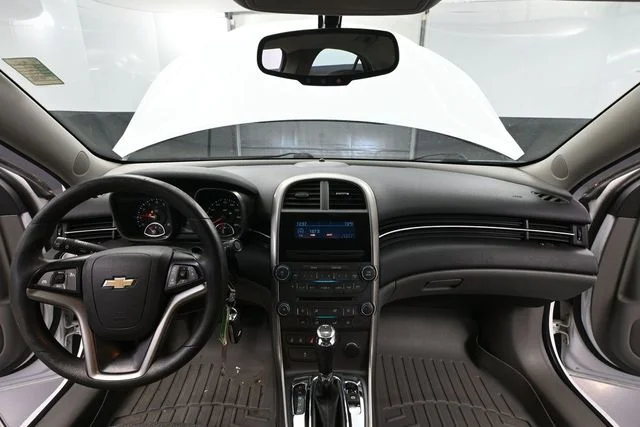 Used 2013 White Chevrolet LS image 18