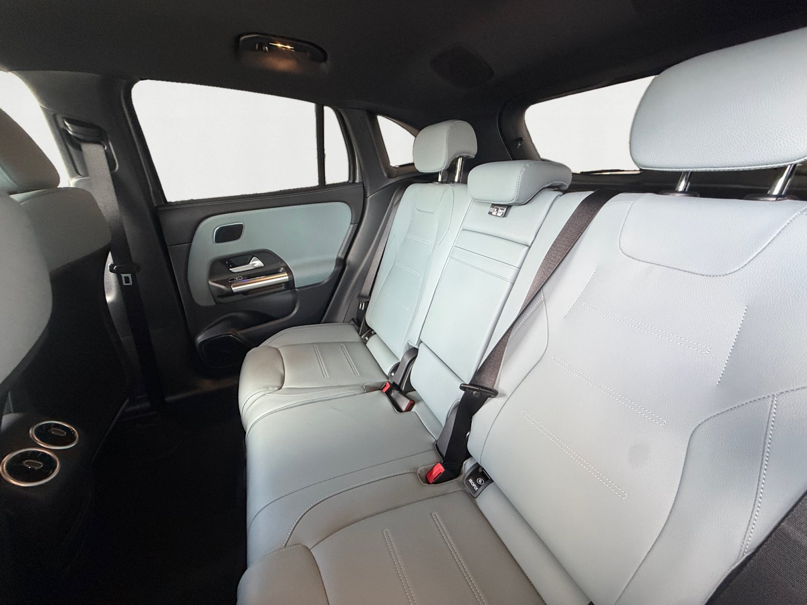 New 2026 Mountain Grey Metallic Mercedes-Benz GLA 250 image 38