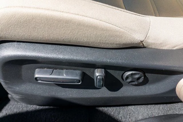 Used 2020  Honda EX image 19