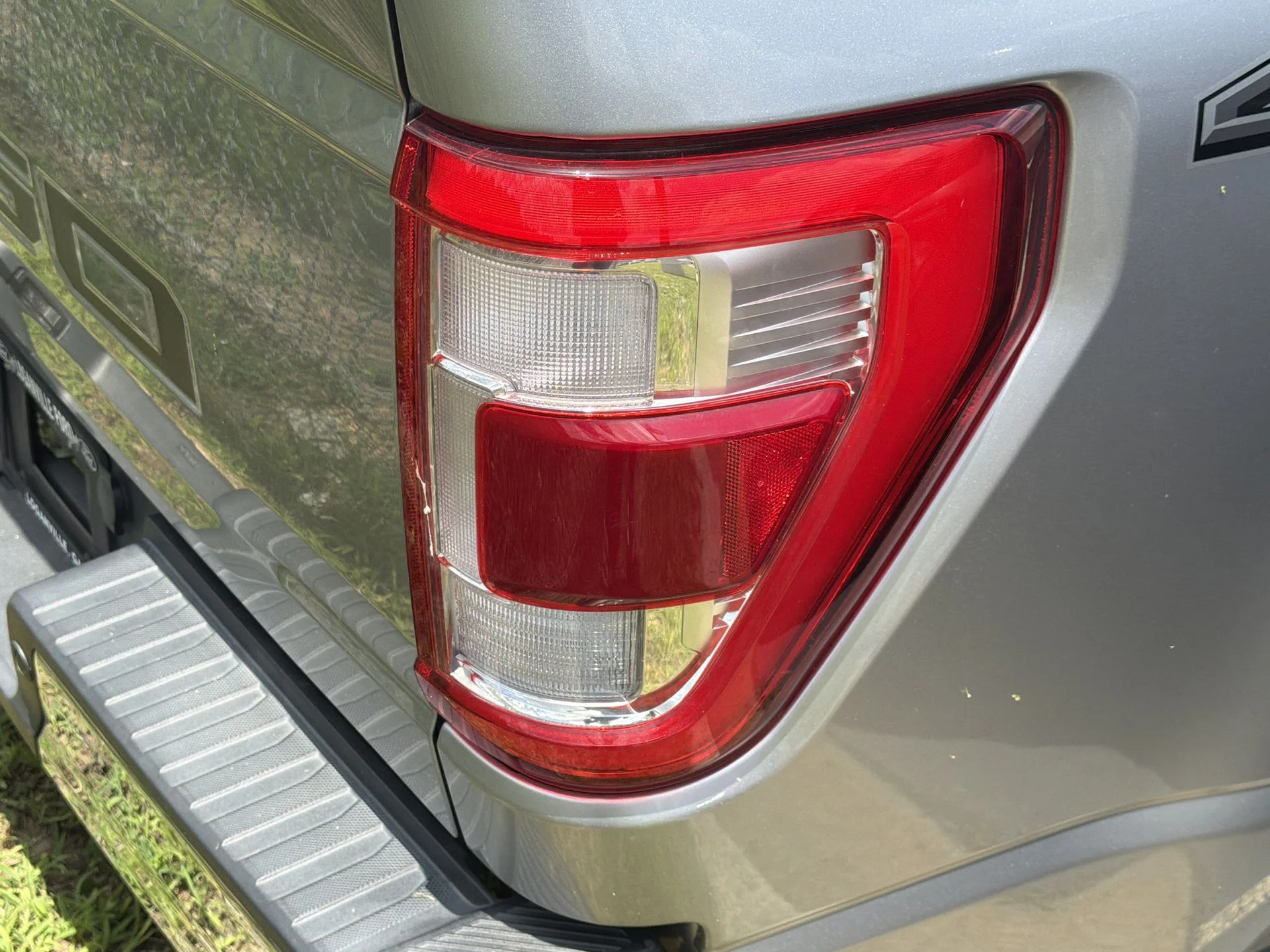 Used 2022 Silver Metallic Ford Lariat image 11
