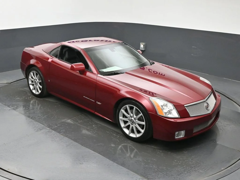 Used 2007 Red Cadillac Base image 3