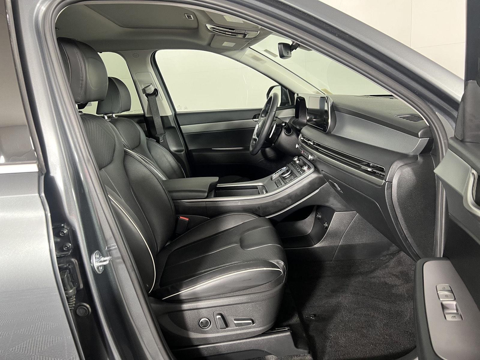 Used 2024 Steel Graphite Hyundai XRT image 29