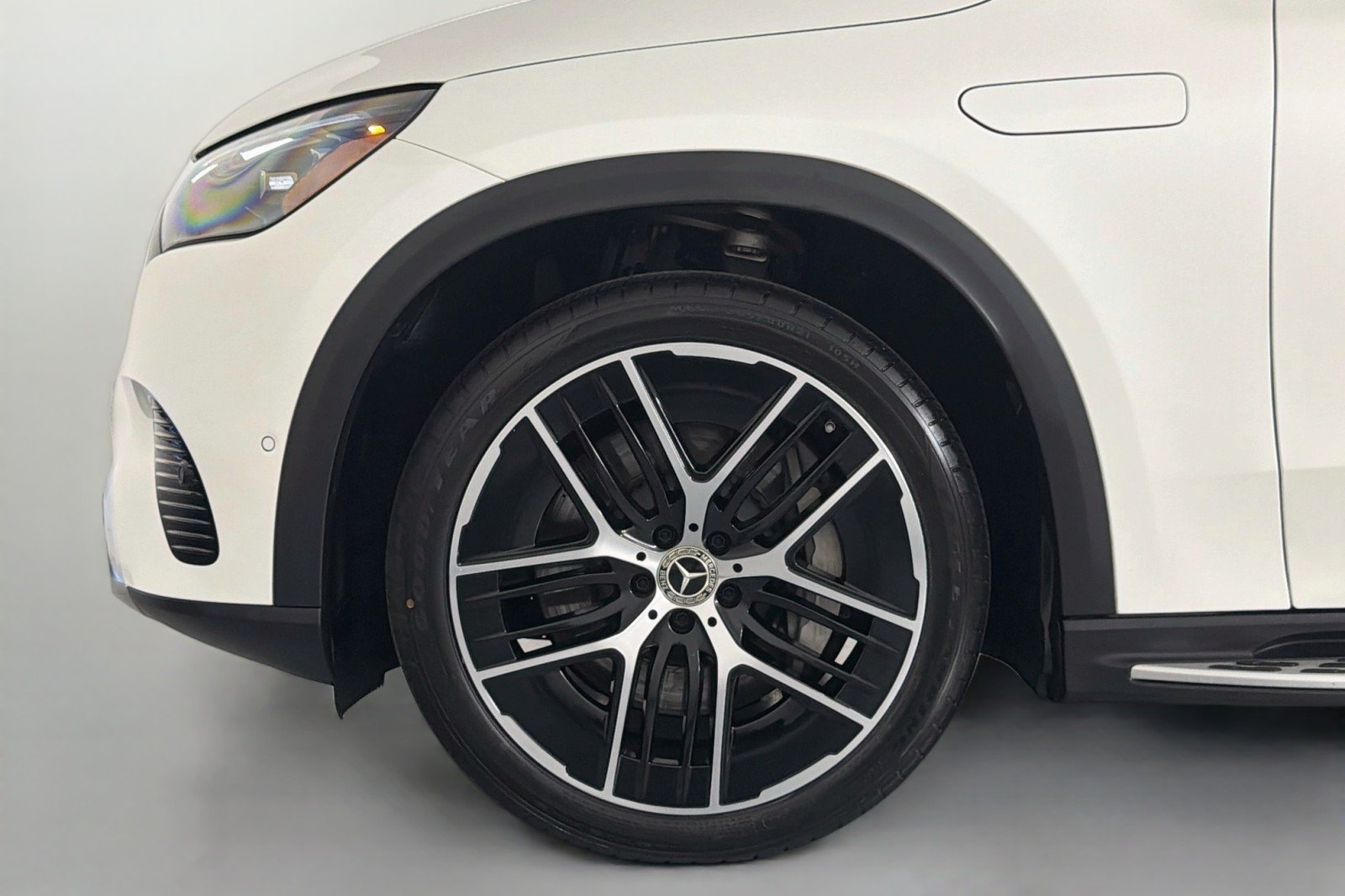 Certified Used 2023 MANUFAKTUR Diamond White Metallic Mercedes-Benz EQE 350 image 11
