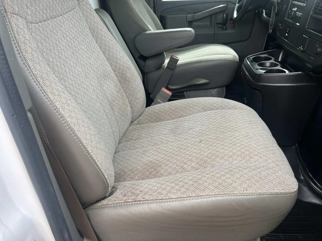 Used 2017 SUMMIT WHITE Chevrolet Work Van image 29