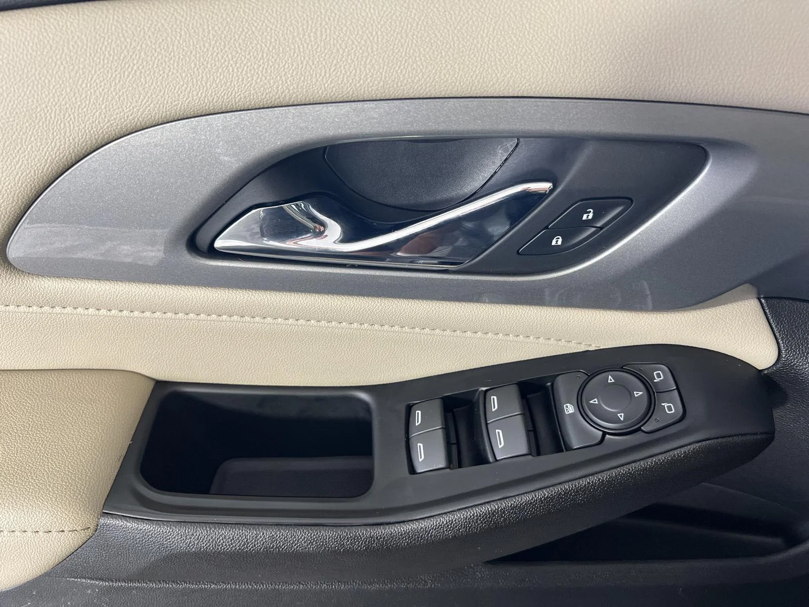 Used 2023 STERLING GRAY METALLIC Chevrolet LS image 7