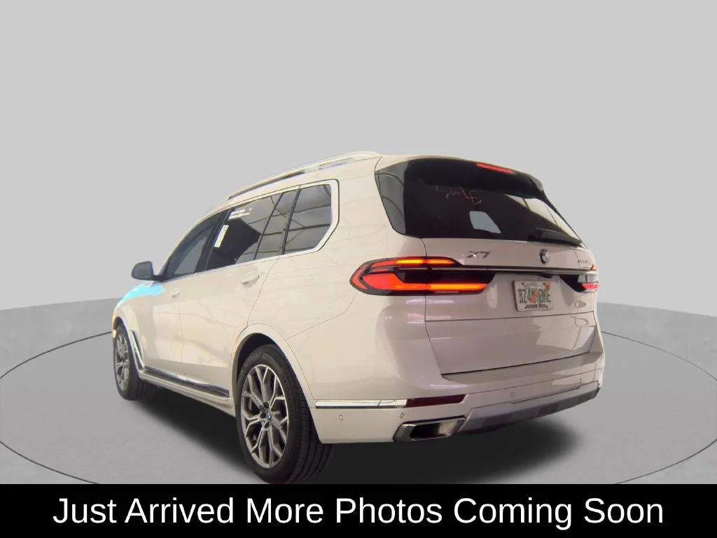 Used 2025 White BMW xDrive40i image 3