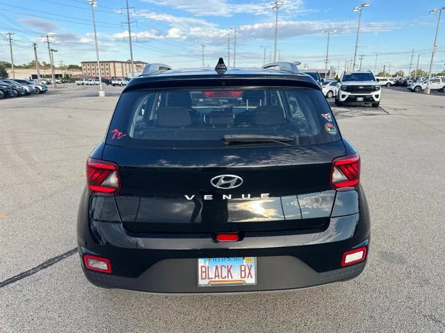 Used 2022 Black Noir Pearl Hyundai SEL image 4