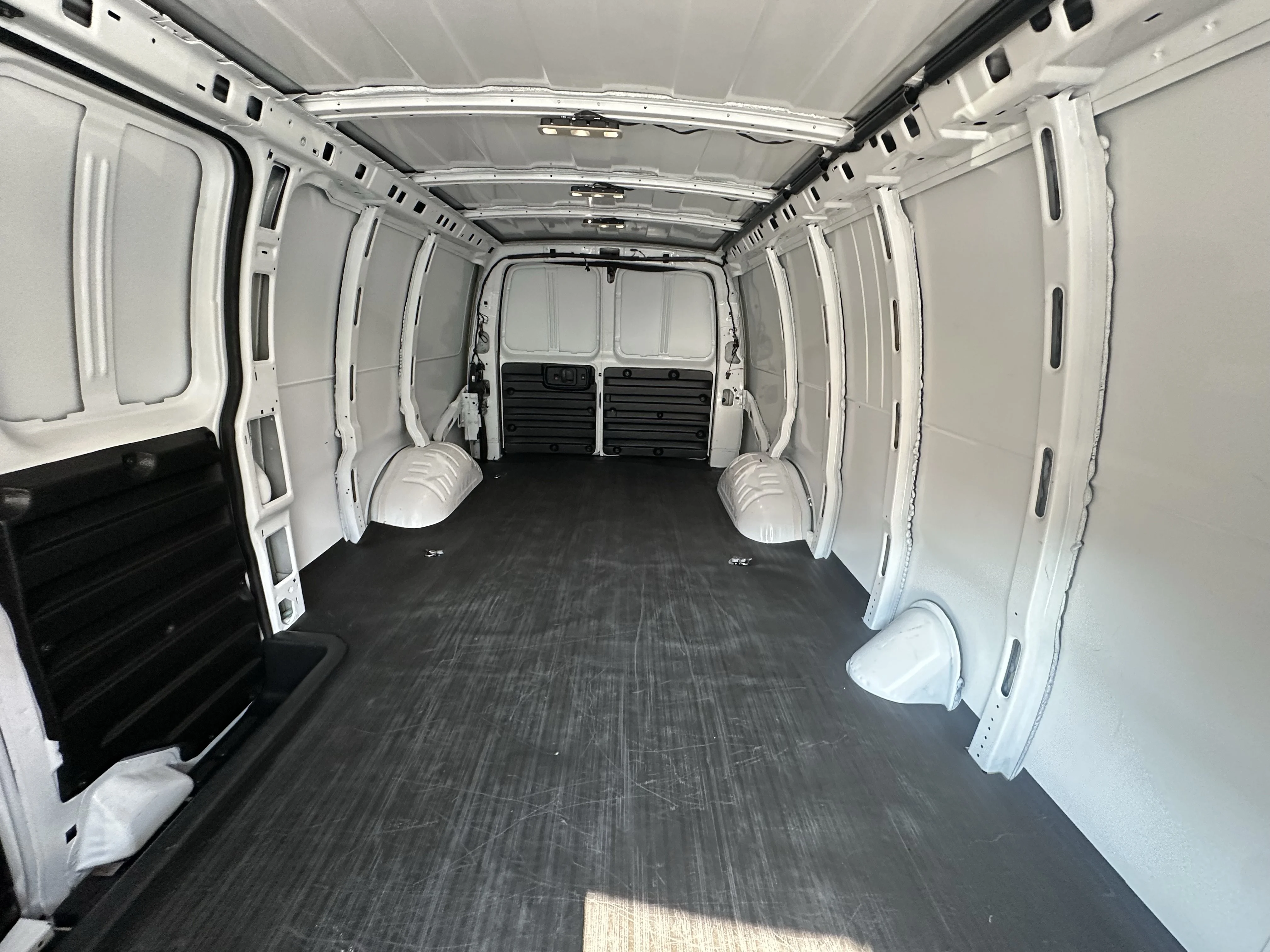 Certified Used 2025  GMC Work Van image 11