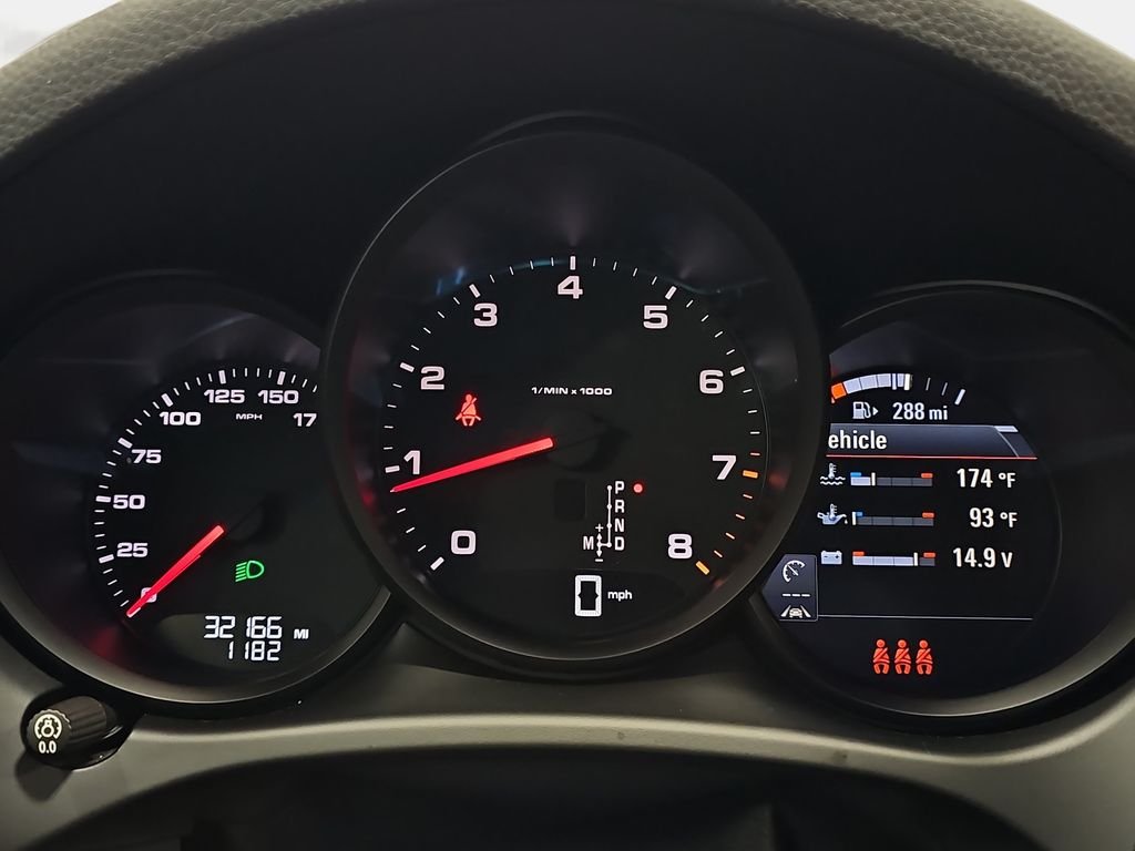 Used 2021  Porsche Base image 21