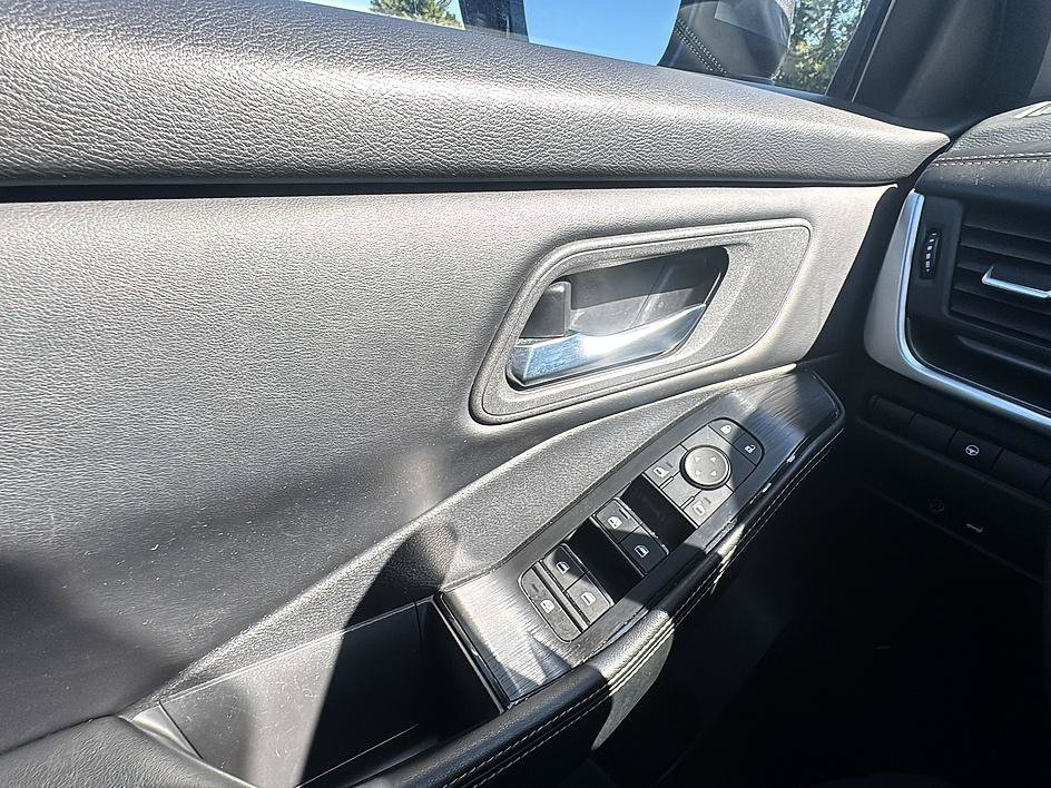 Used 2025 Gun Metallic Nissan SV image 15
