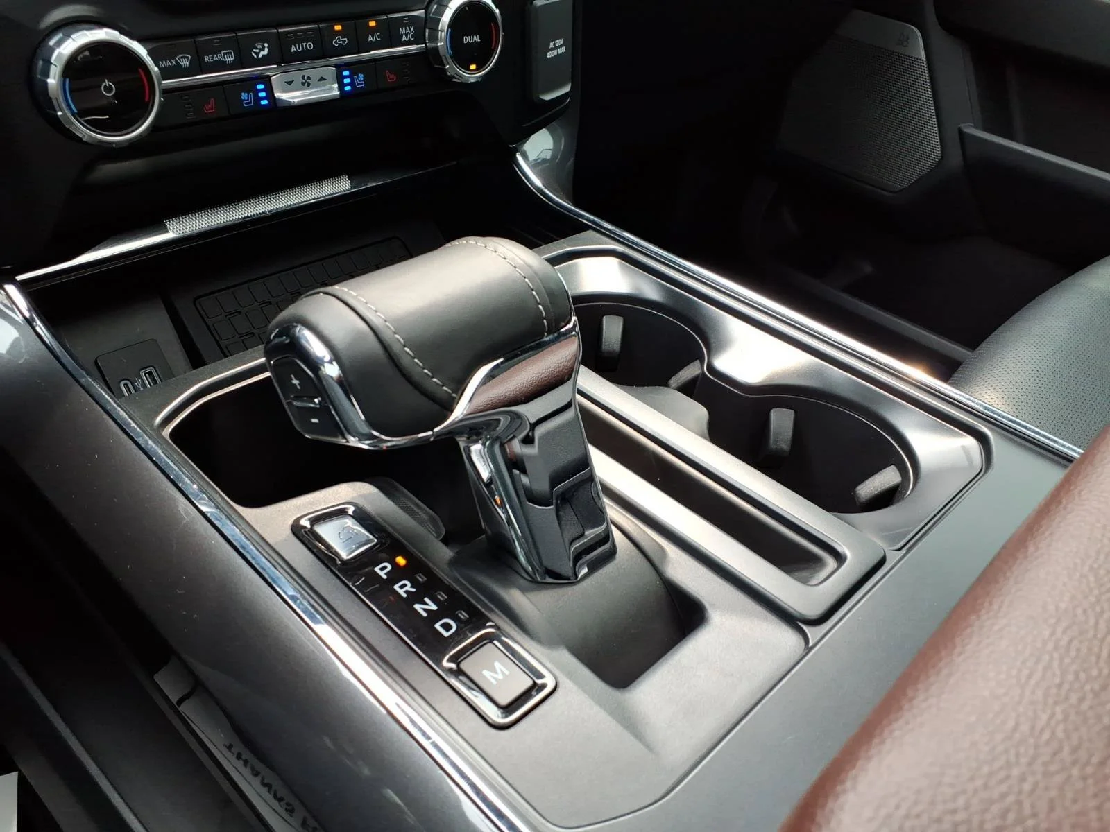 Used 2023 White Metallic Ford LARIAT image 23