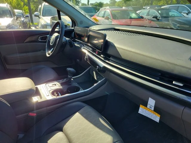 New 2026 Snow White Pearl Kia LXS image 31