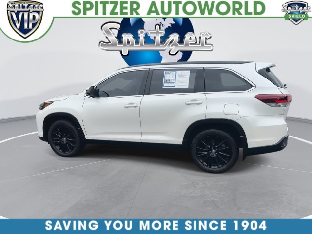 Used 2019 White Toyota SE image 11