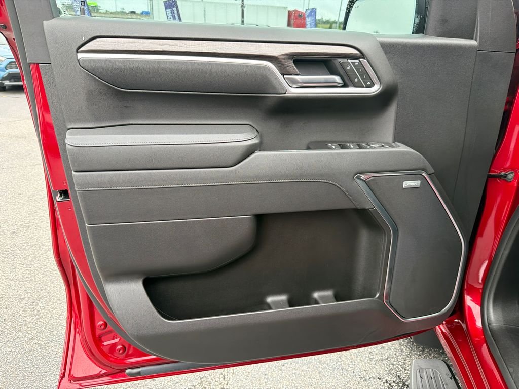 2025 Chevrolet Silverado 1500 LTZ - Photo 10