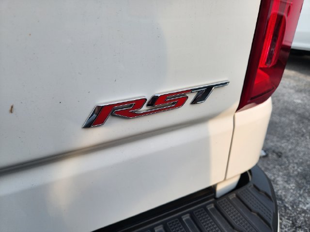 Used 2025 Summit White Chevrolet RST image 8