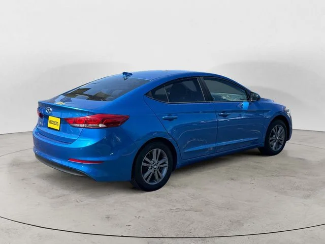 Used 2017 Blue Hyundai SE image 5
