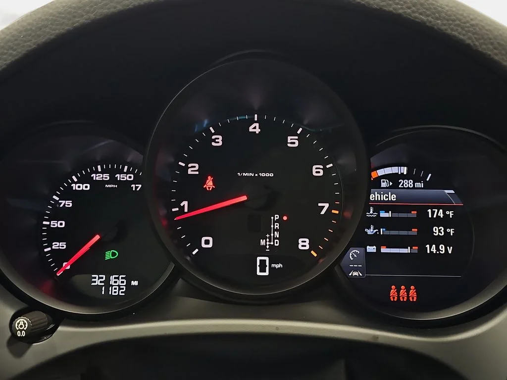 Used 2021  Porsche Base image 21