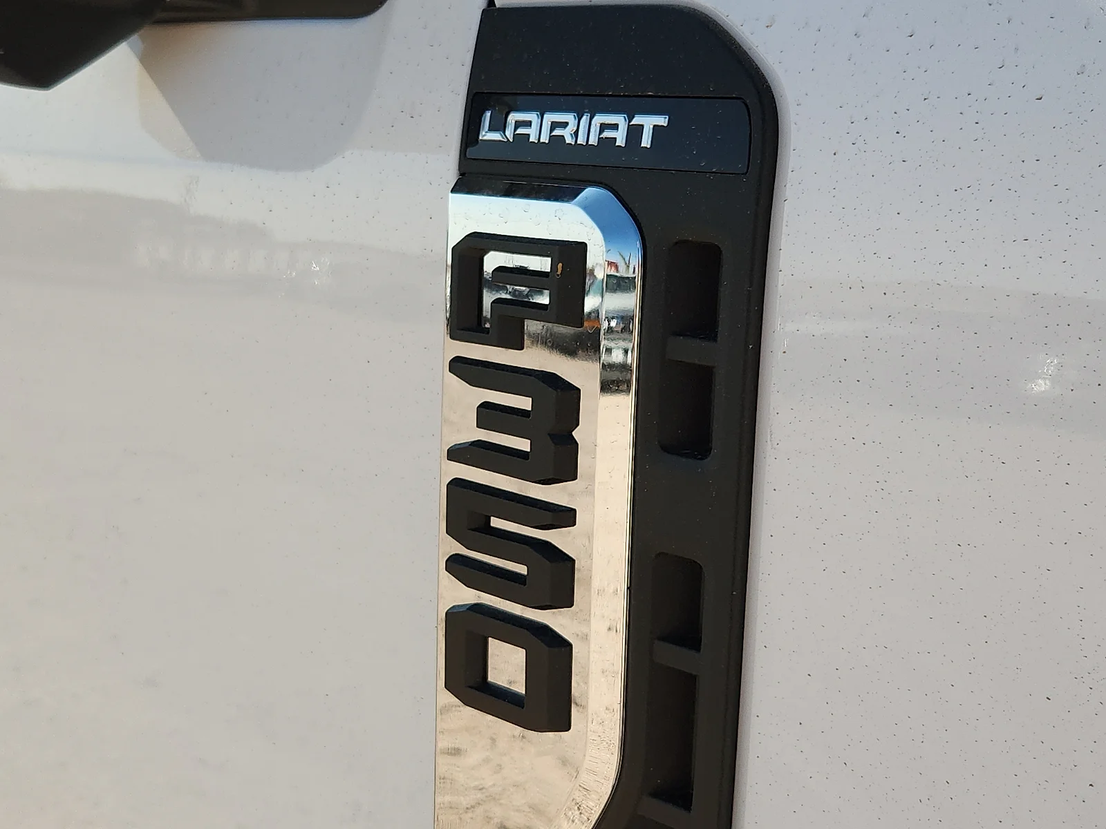 New 2026 Oxford White Ford Lariat image 10