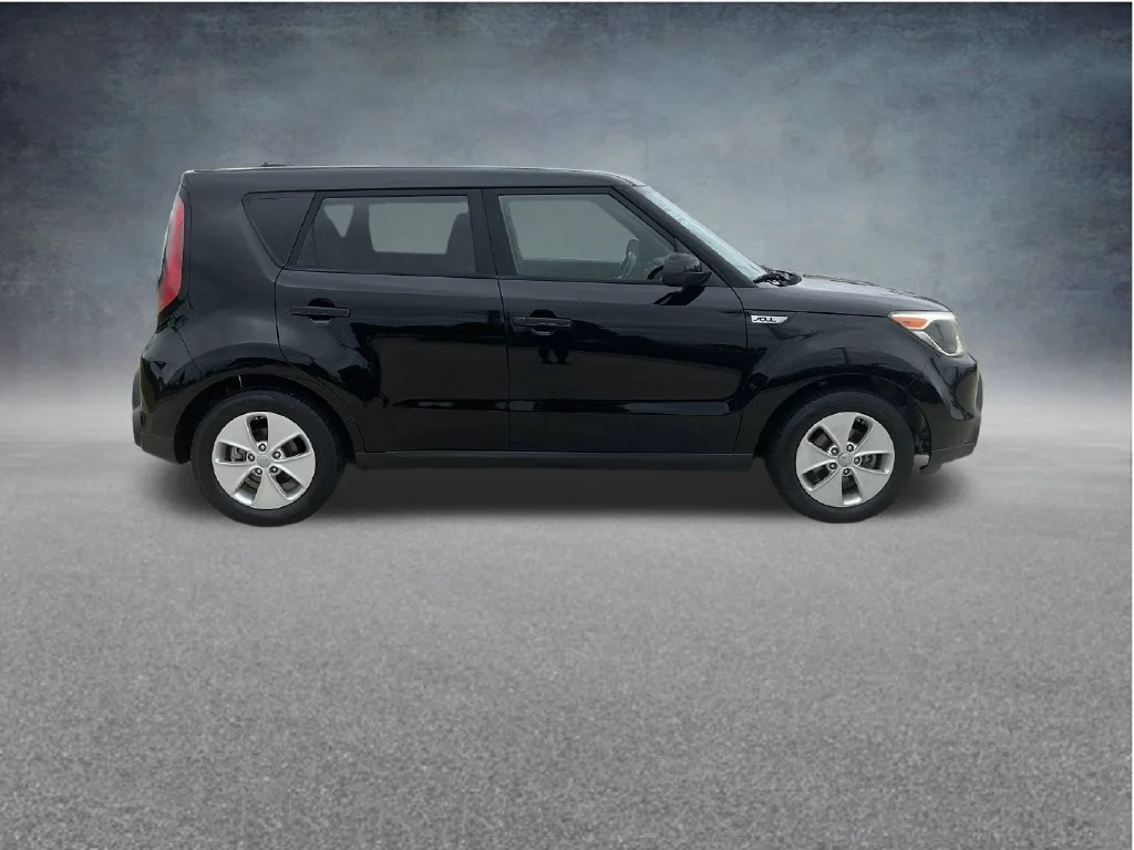 Used 2016 Black Kia Base image 8