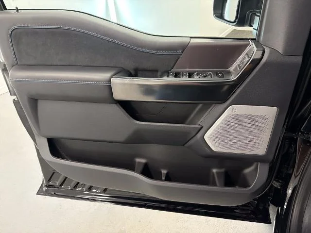 New 2026 Agate Black Metallic Ford F-250® Platinum® image 31