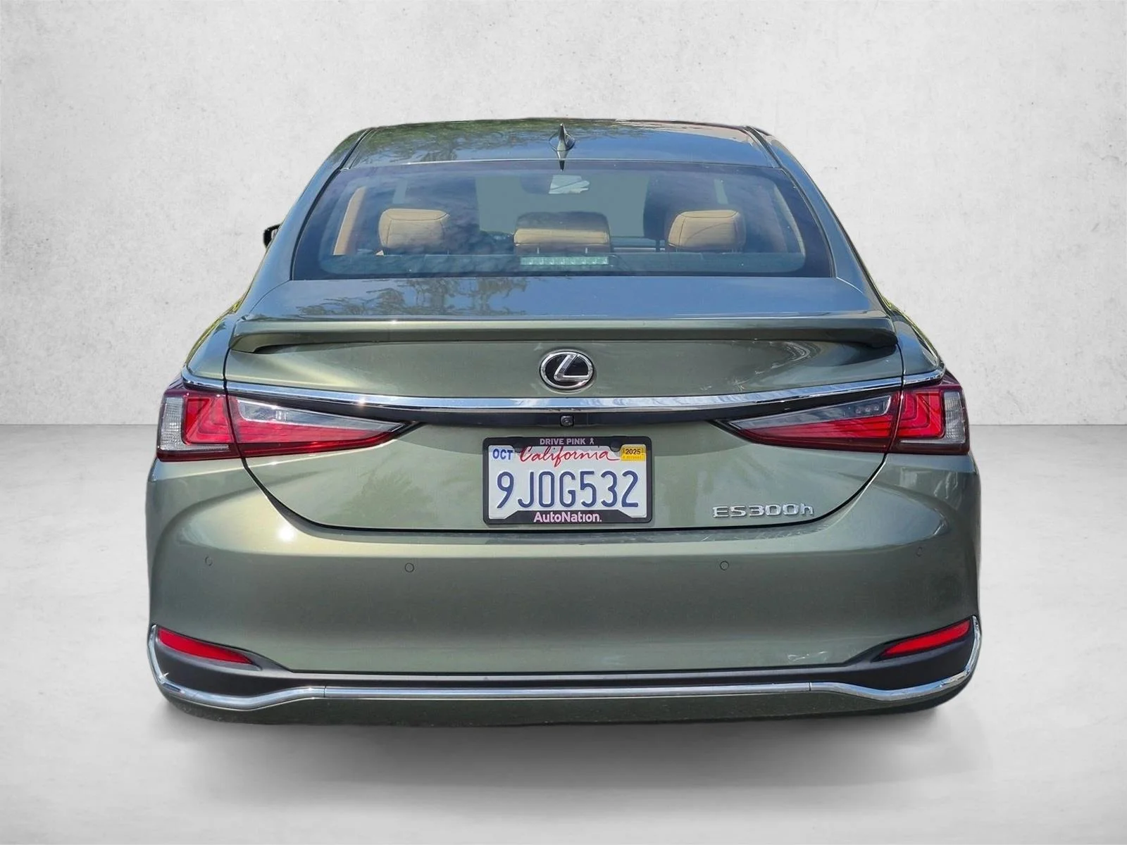 Used 2024 Sunlit Green Lexus ES 300h image 7