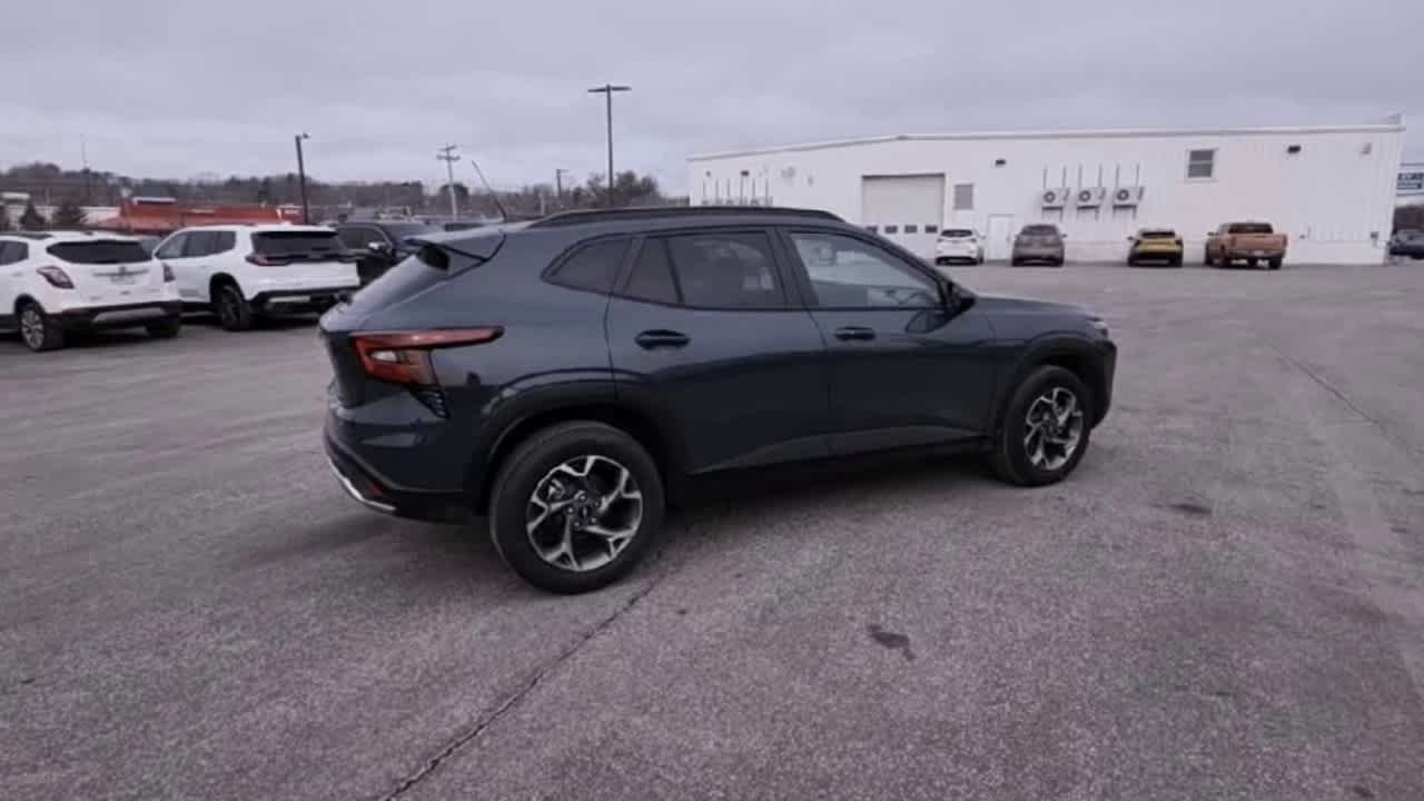 2026 Chevrolet Trax LT - Photo 8