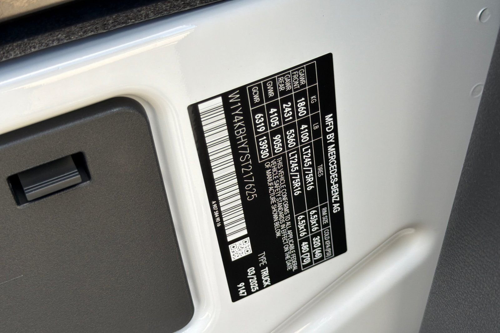 2025 Mercedes-Benz Sprinter Cargo Van Base - Photo 36