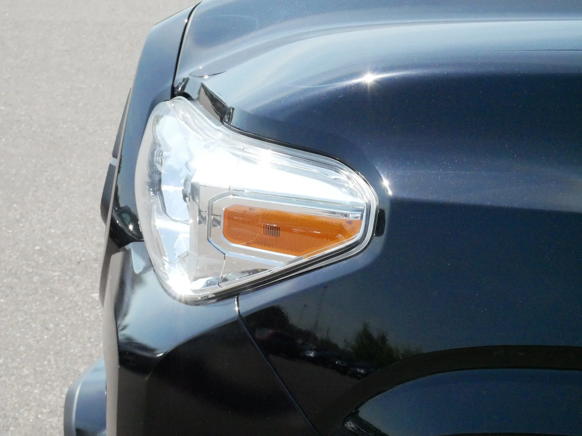 Used 2021 Midnight Black Metallic Toyota SR image 16