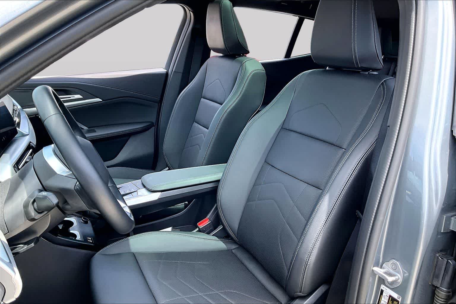 Used 2026 Skyscraper Grey Metallic BMW xDrive28i image 7