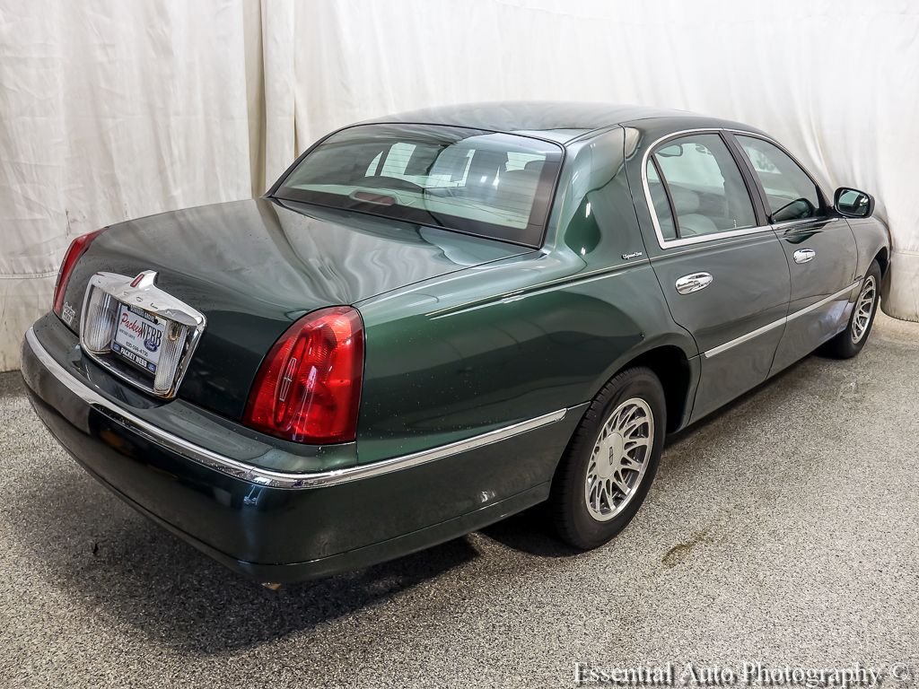 Used 1999  Lincoln Signature image 8