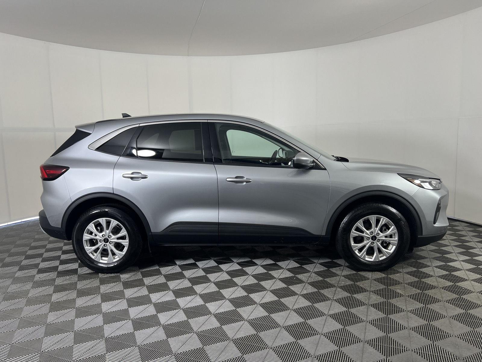 Used 2023 Iconic Silver Ford Active image 25