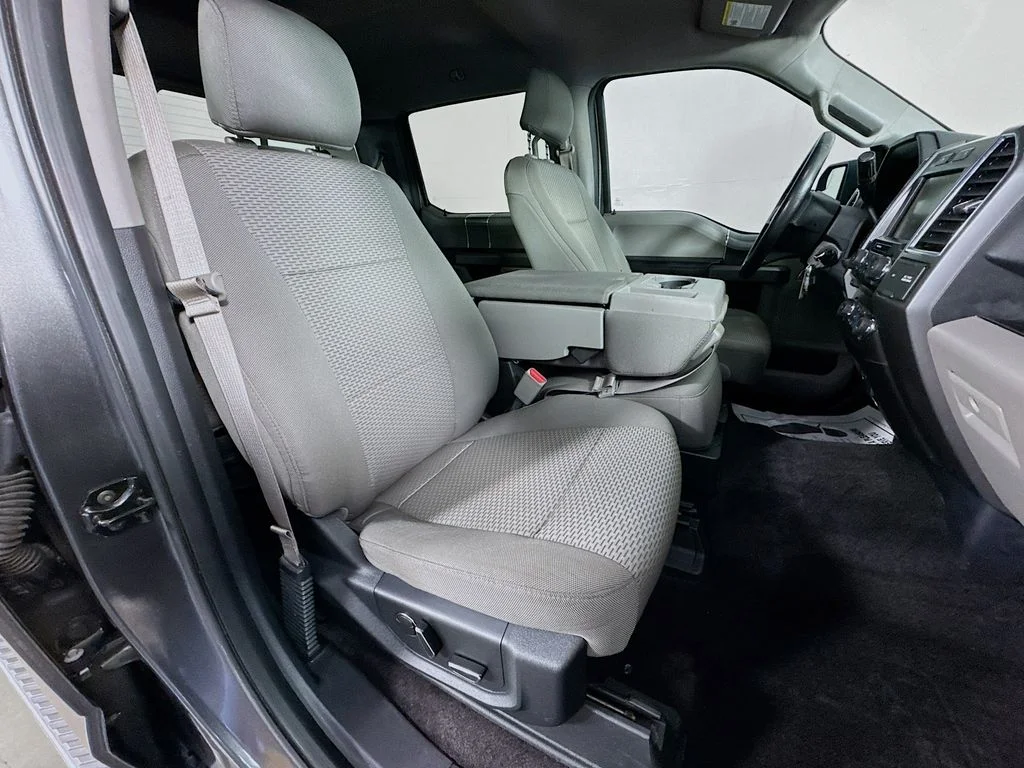 Used 2015 Gray Ford XLT image 32